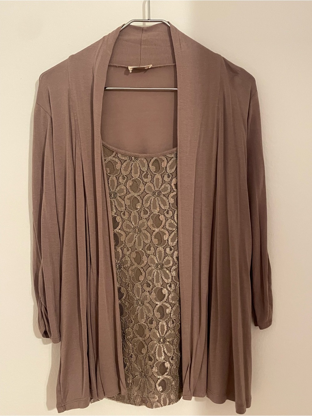 Ladies Lavish Taupe 3/4 Sleeve Knit Top Size Medium
